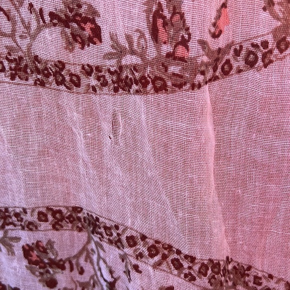 Preowned Joy Susan scarf 70x35 peach border , white with khaki and army green - Picture 3 of 6